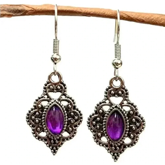 Purple Crystal Carved Dangle Earrings NIP - Picture 2 of 4